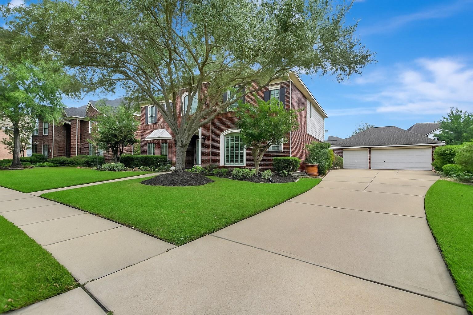 15918 Lake Loop Drive