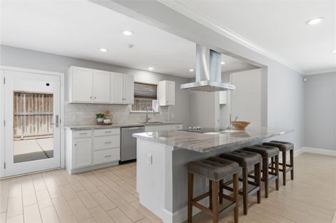 Tiny photo for 218 Faust Lane, Houston, TX 77024 (MLS # 71091354)