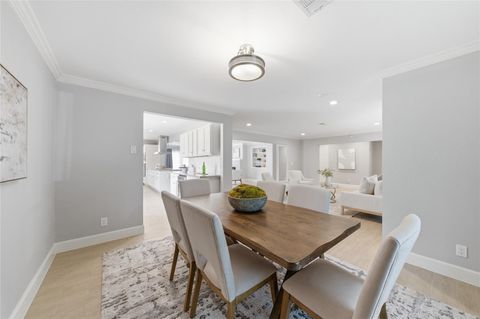 Tiny photo for 218 Faust Lane, Houston, TX 77024 (MLS # 71091354)