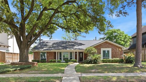 Tiny photo for 218 Faust Lane, Houston, TX 77024 (MLS # 71091354)