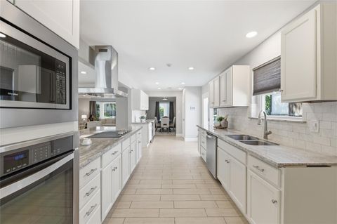 Tiny photo for 218 Faust Lane, Houston, TX 77024 (MLS # 71091354)