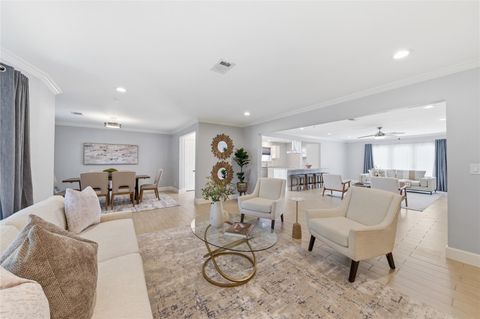 Photo of 218 Faust Lane, Houston, TX 77024 (MLS # 71091354)