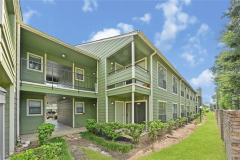 Photo of 14777 Wunderlich Drive #1515, Houston, TX 77069 (MLS # 9109810)