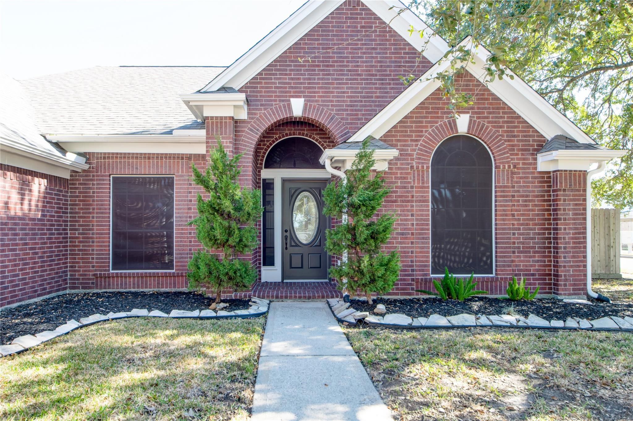 8102 Blue Jay Street