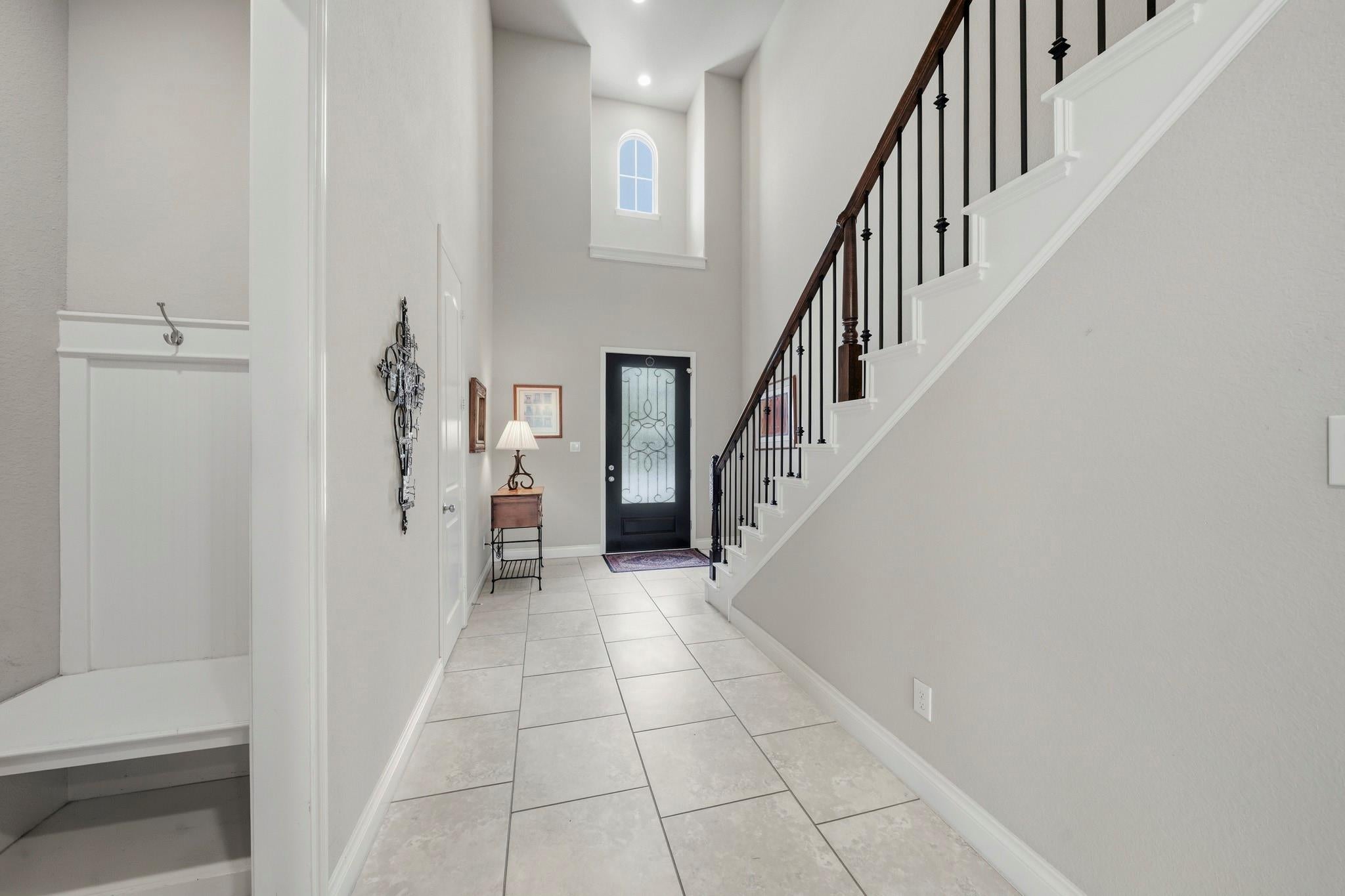 9442 Scanlan Heights Lane