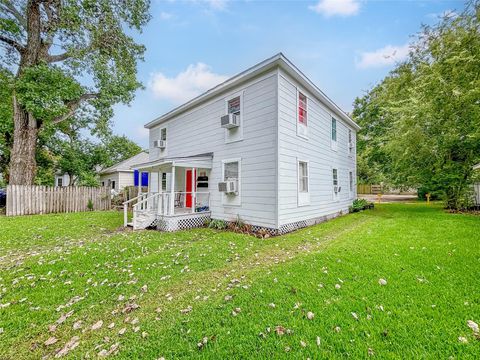 Photo of 315 8th Ave N Ave, Texas City, TX 77590 (MLS # 97952115)
