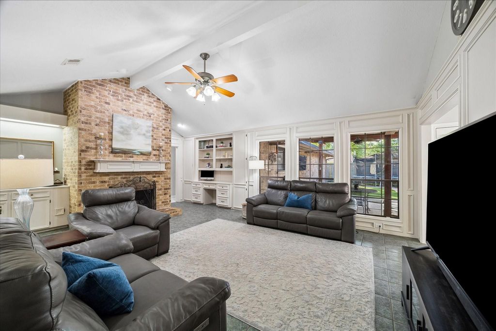 Photo of 3903 Valley Haven Drive, Houston, TX 77339 (MLS # 95544058)