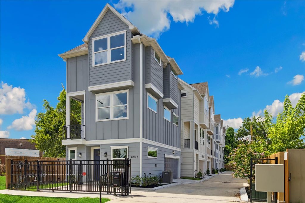 Photo of 835 Rachel Street #D, Houston, TX 77091 (MLS # 36708520)