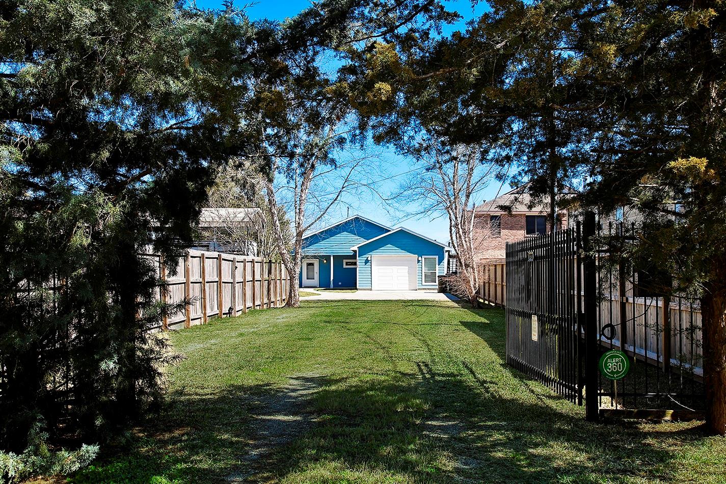 3723 Bayshore Drive