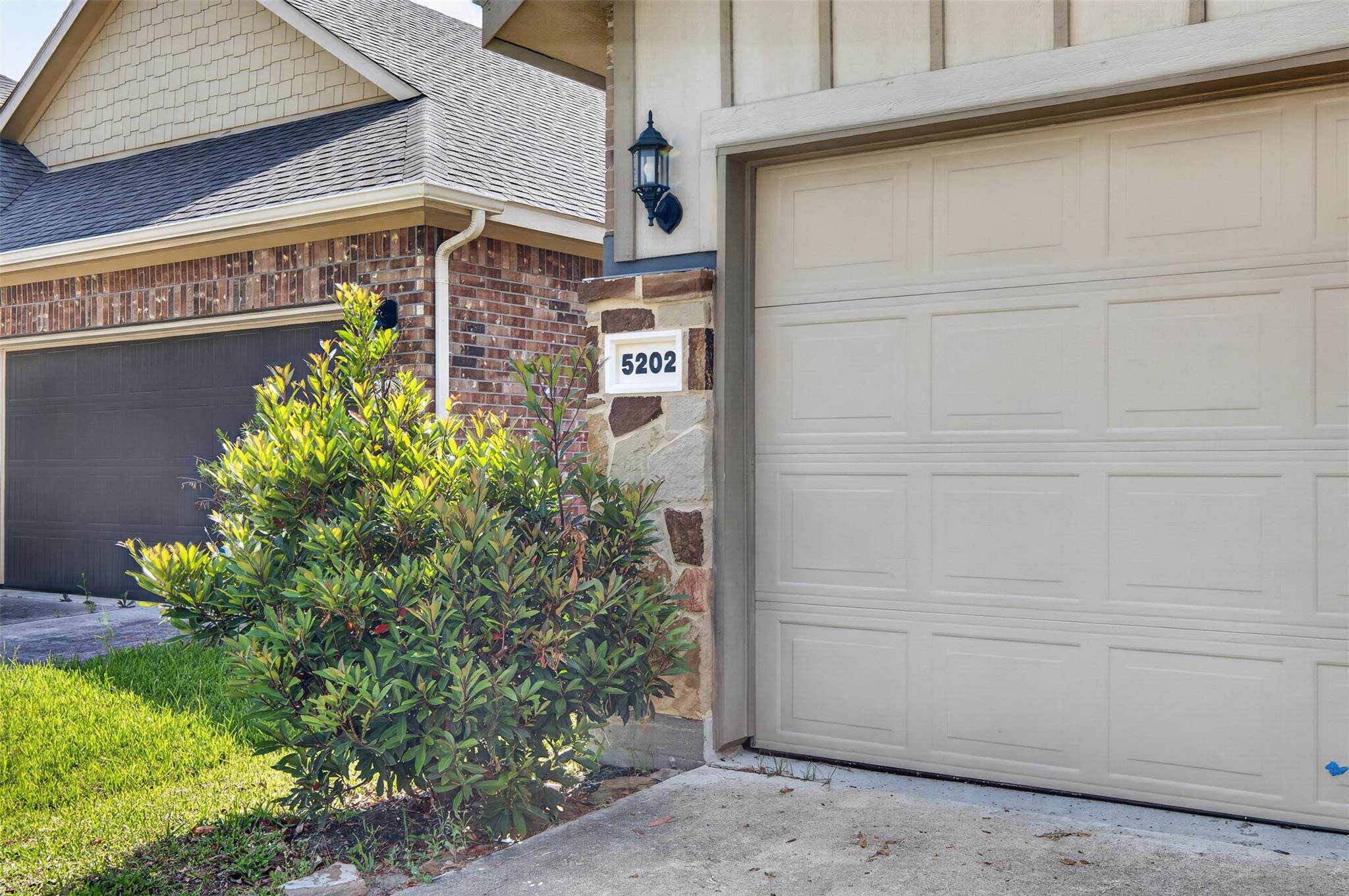 5202 Rue Dela Croix Drive