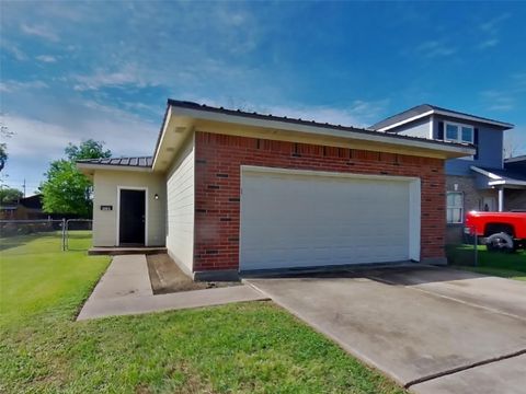 Photo of 3522 Tangerine Street, Houston, TX 77051 (MLS # 30068763)
