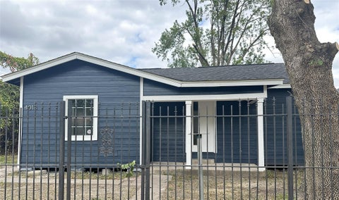 Photo of 4018 Gano Street, Houston, TX 77009 (MLS # 27328288)