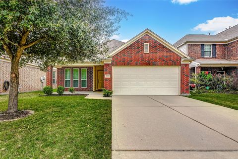 Photo of 10818 Chestnut Path Way, Tomball, TX 77375 (MLS # 43867901)