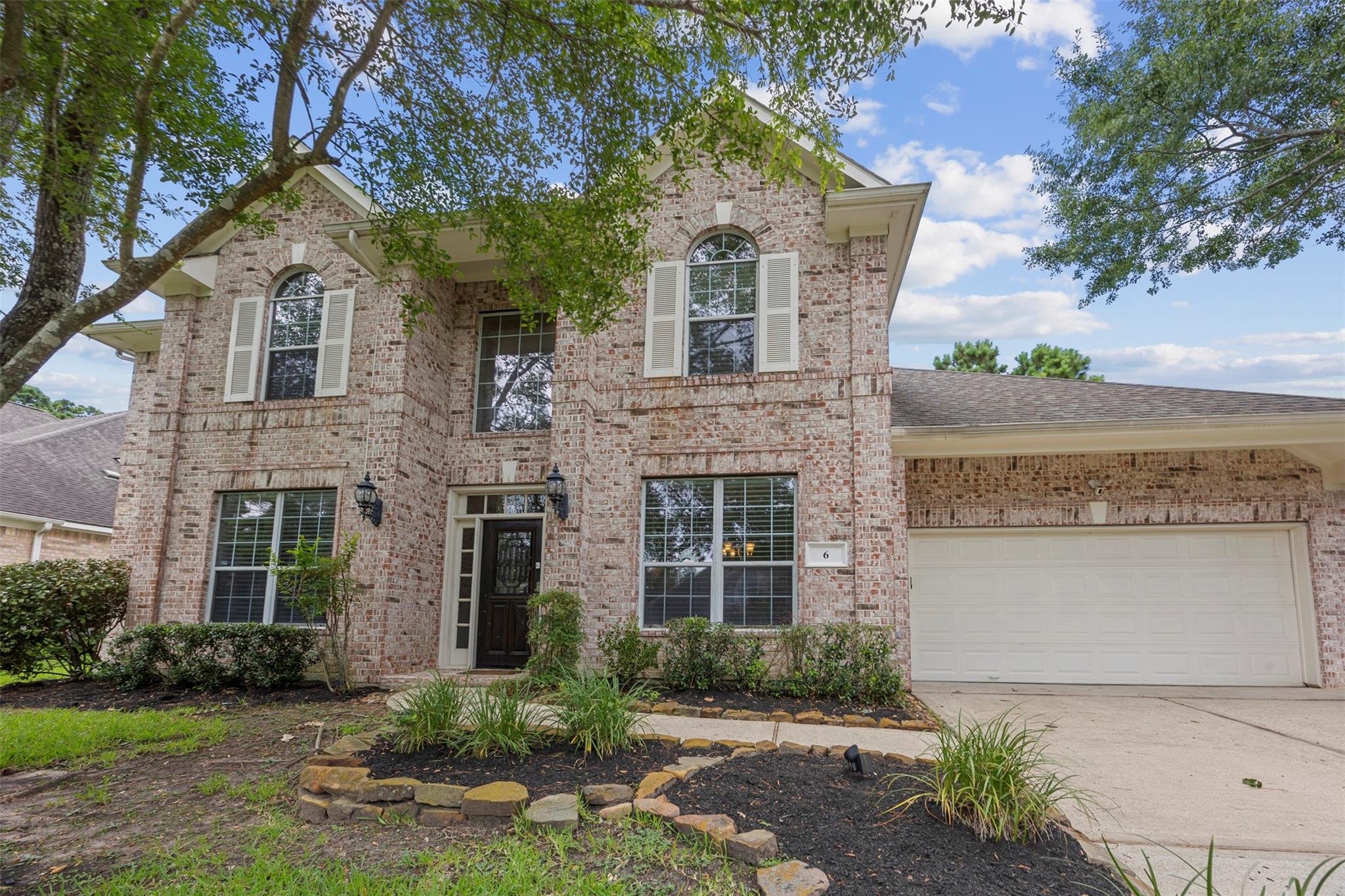 6 Villa Canyon Place