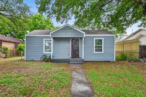 Photo of 4810 Dabney Street, Houston, TX 77026 (MLS # 50132963)