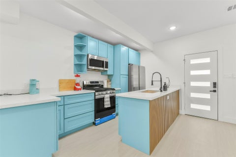 Photo of 7103 Long Point Road #B, Houston, TX 77055 (MLS # 73486716)