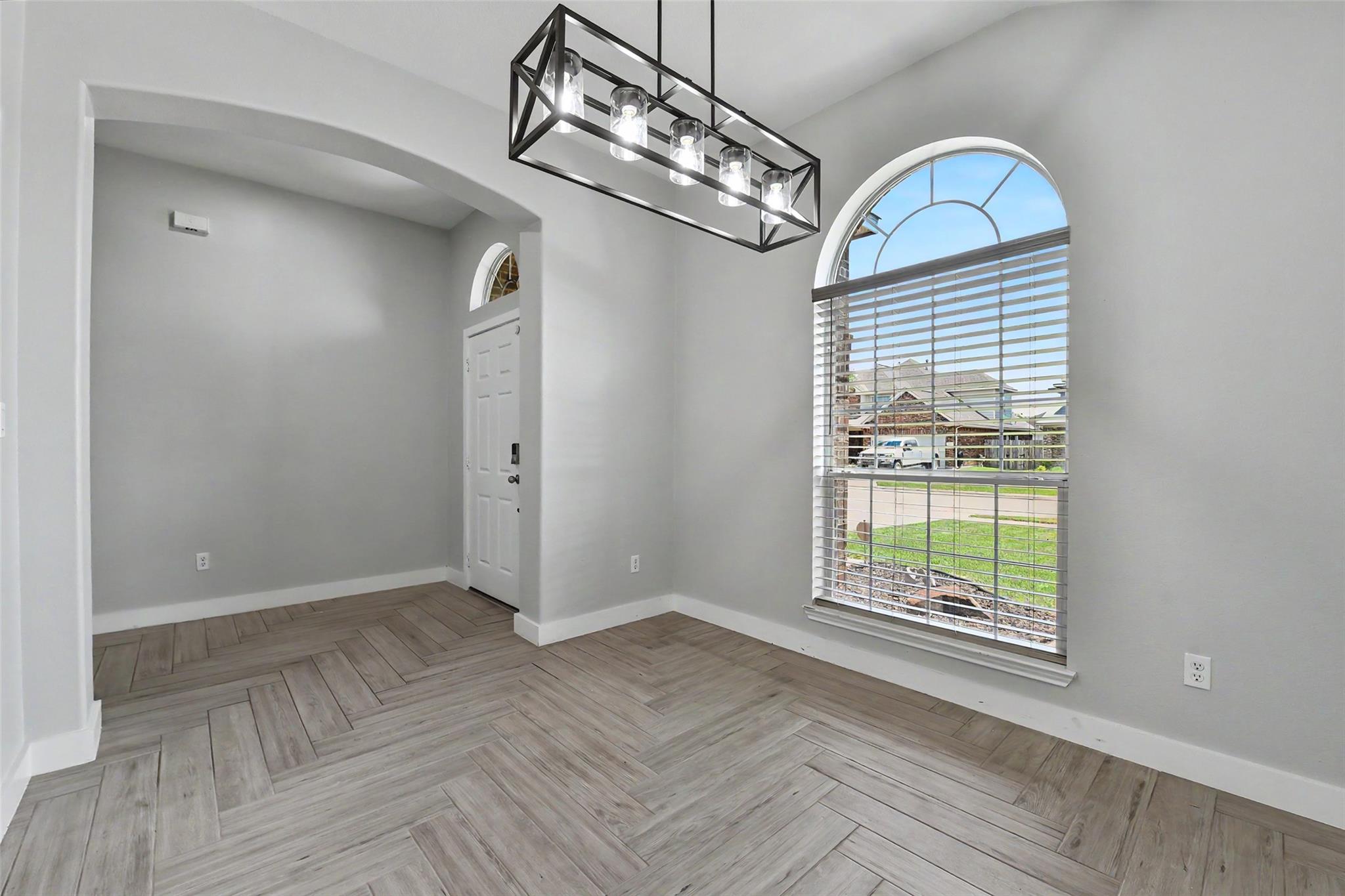 8603 W Highlands Crossing