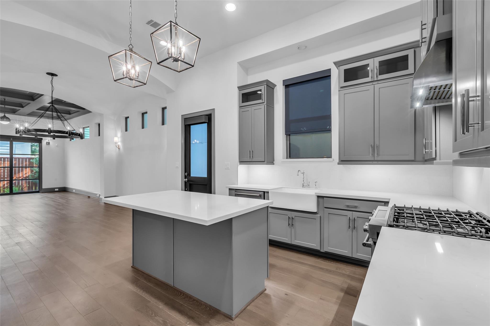 1906 W 25th Street