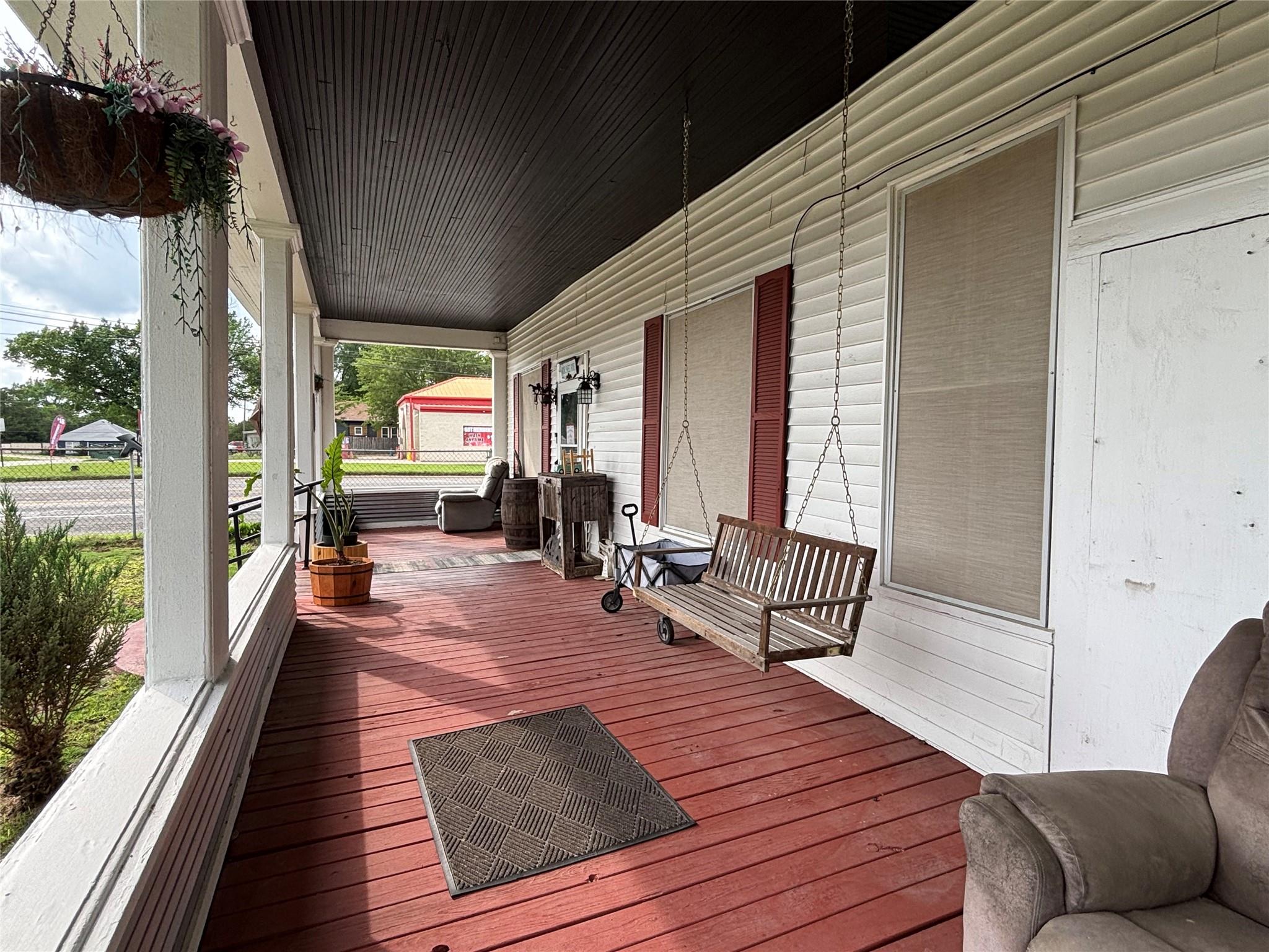 211 W Sabine Street