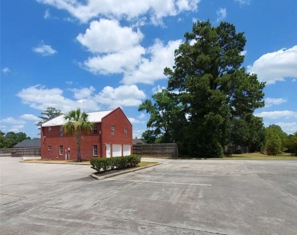 Photo of 90 Beach Walk Boulevard, Conroe, TX 77304 (MLS # 37785132)