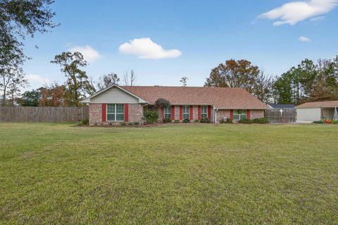 Photo of 310 Pinemont Drive, Sour Lake, TX 77659 (MLS # 84684835)