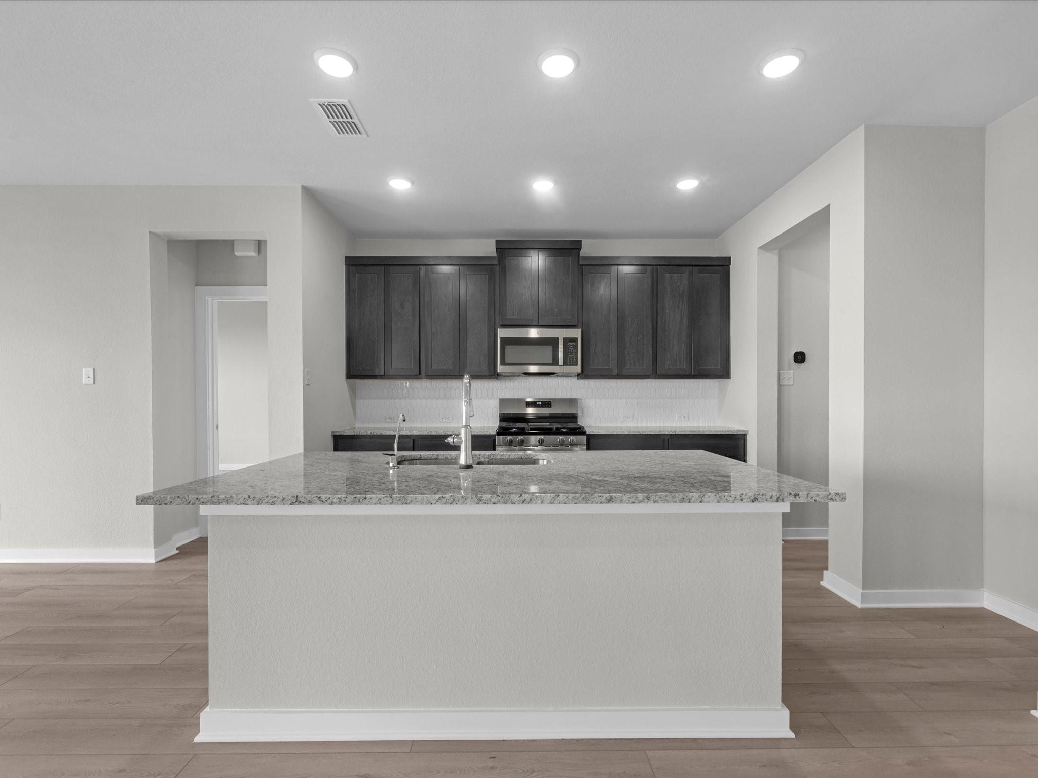 7923 Sunny Lily Loop