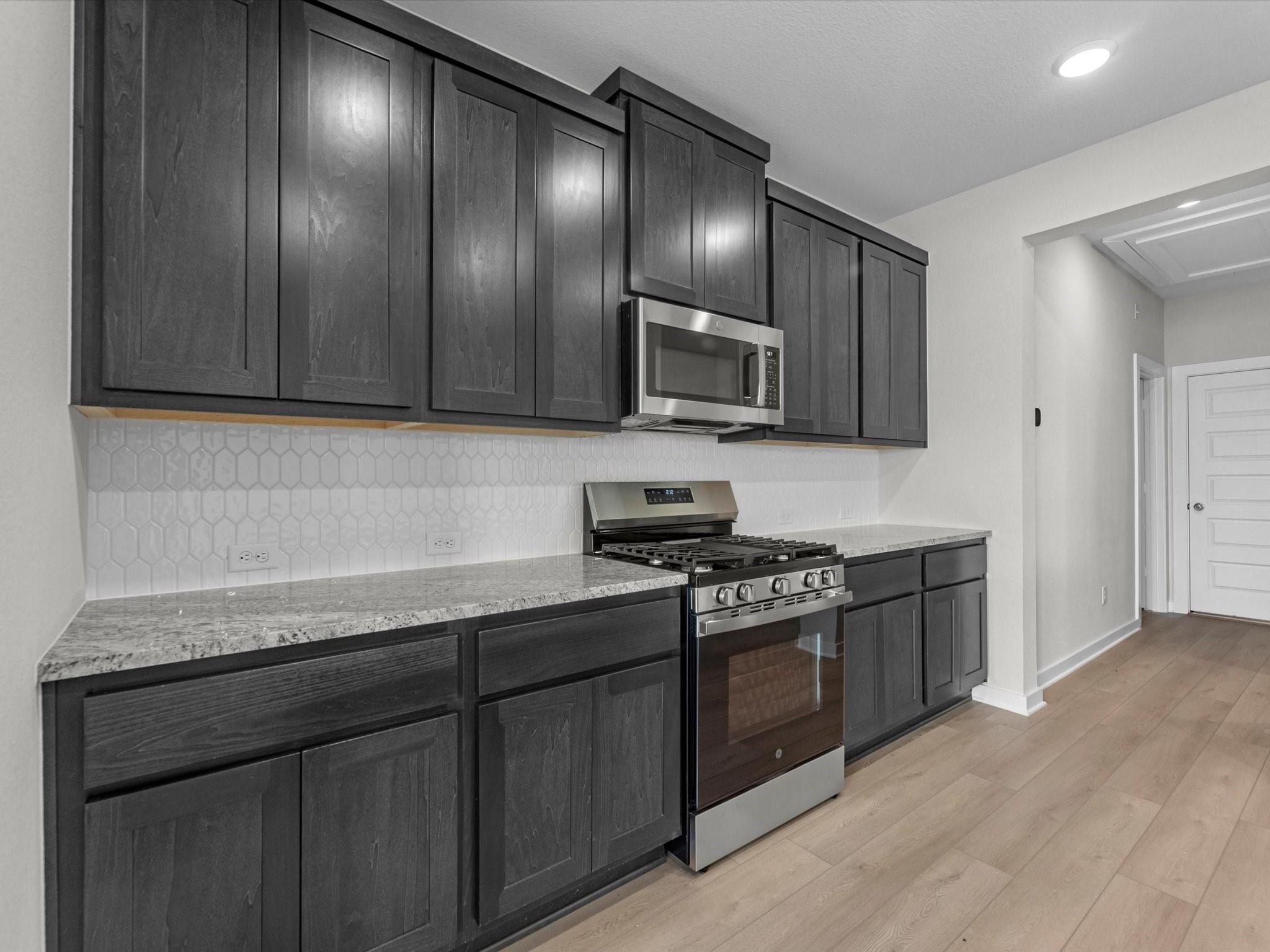 7923 Sunny Lily Loop