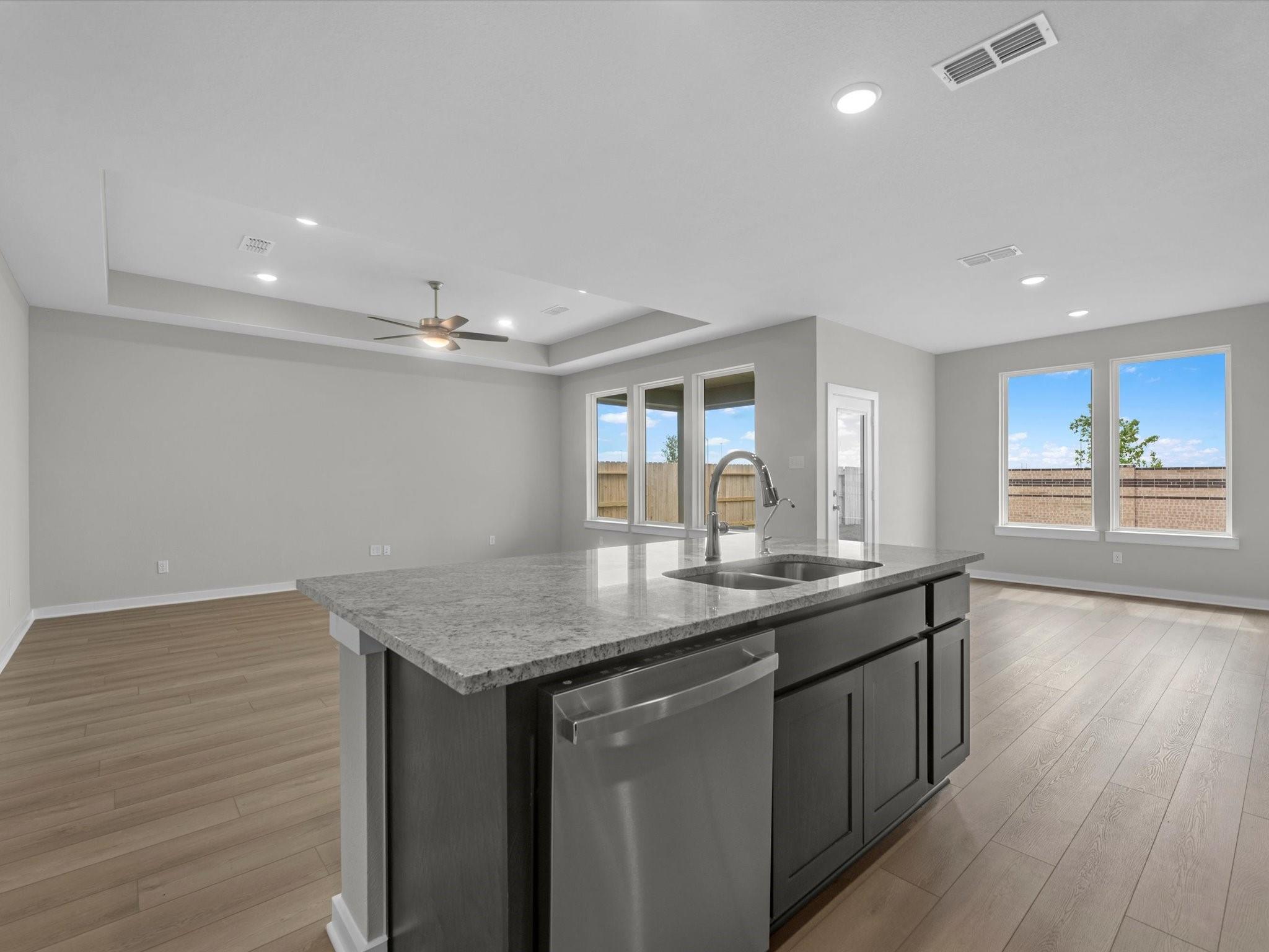 7923 Sunny Lily Loop