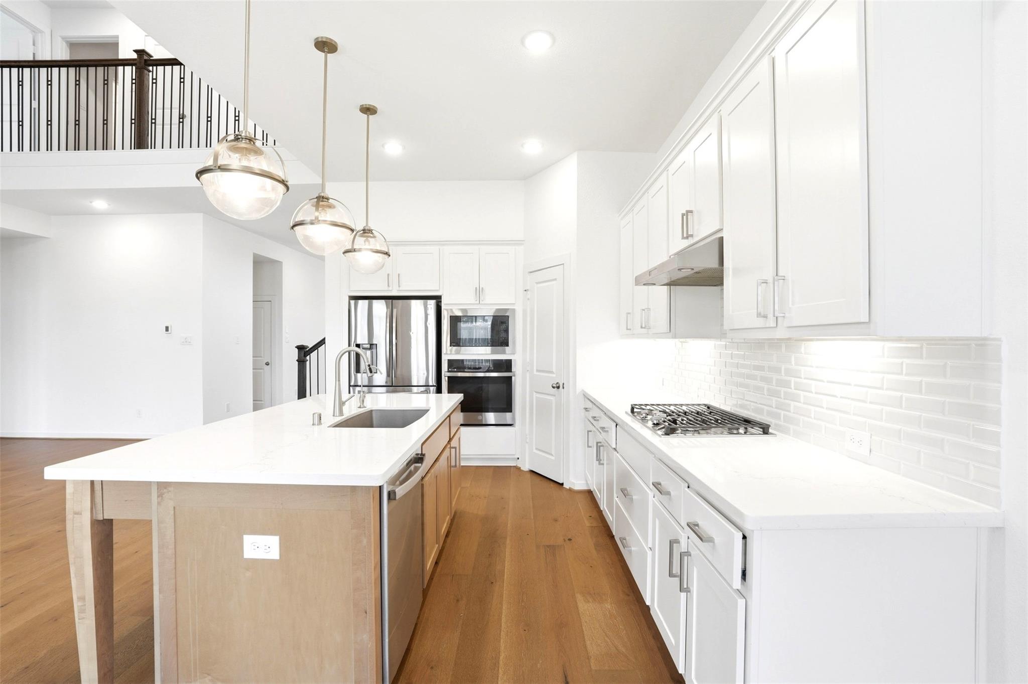 29914 Violet Crest Court