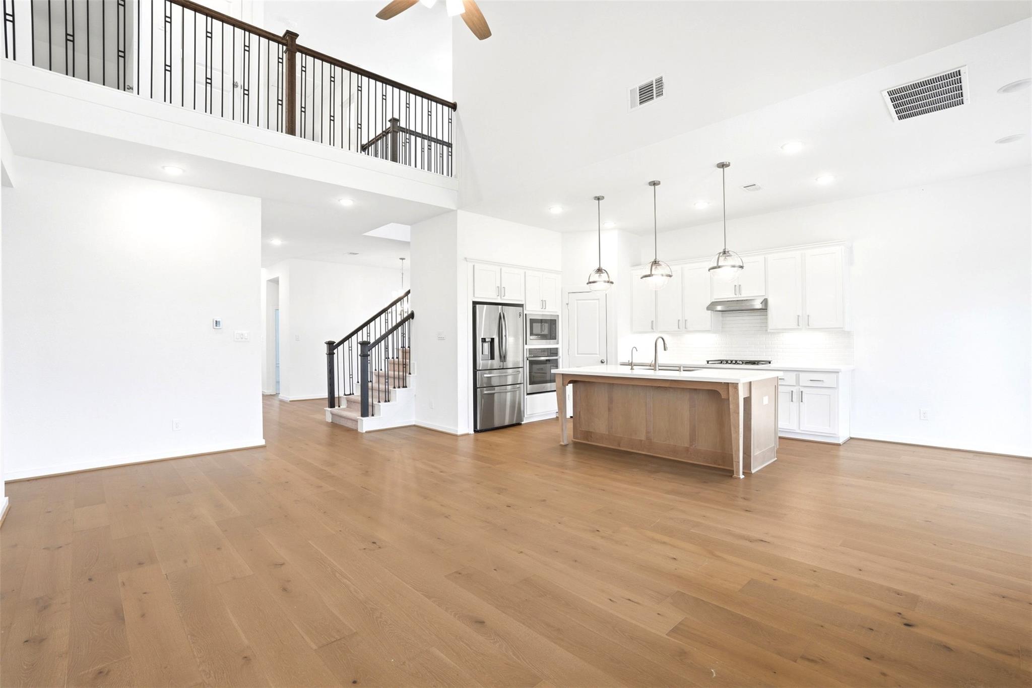 29914 Violet Crest Court