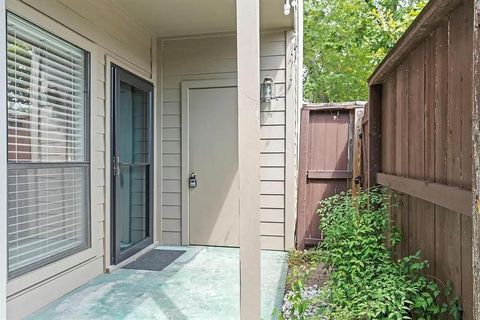 Tiny photo for 1100 Augusta Drive #3, Houston, TX 77057 (MLS # 86412043)