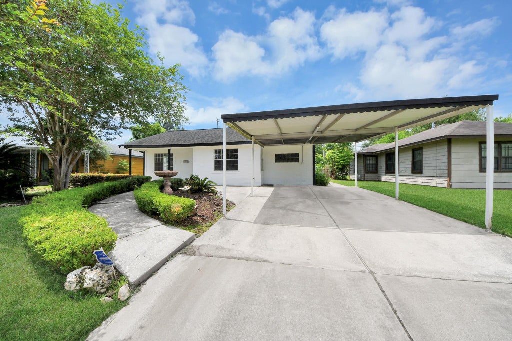 Photo of 3714 Florinda Street, Houston, TX 77021 (MLS # 49708707)