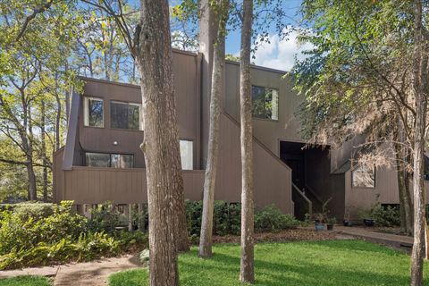 Photo of 225 Litchfield Lane, Houston, TX 77024 (MLS # 18807818)