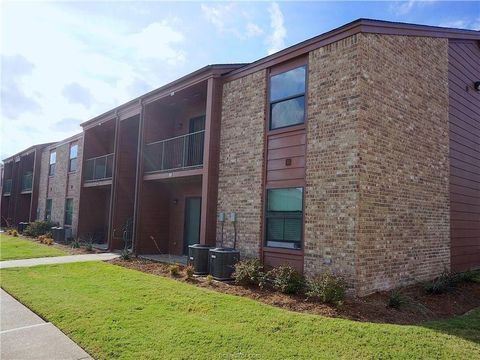 Photo of 904 University Oaks Boulevard #118, College Station, TX 77840 (MLS # 12992415)