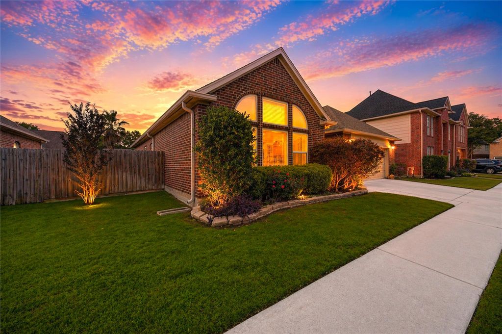 Photo of 16010 Sunbeam River Drive, Houston, TX 77084 (MLS # 47228529)