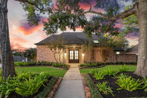Photo of 11626 Highgrove Drive, Houston, TX 77077 (MLS # 22836584)
