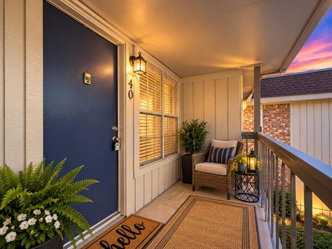 Photo of 2250 Bering Drive #40, Houston, TX 77057 (MLS # 10881726)