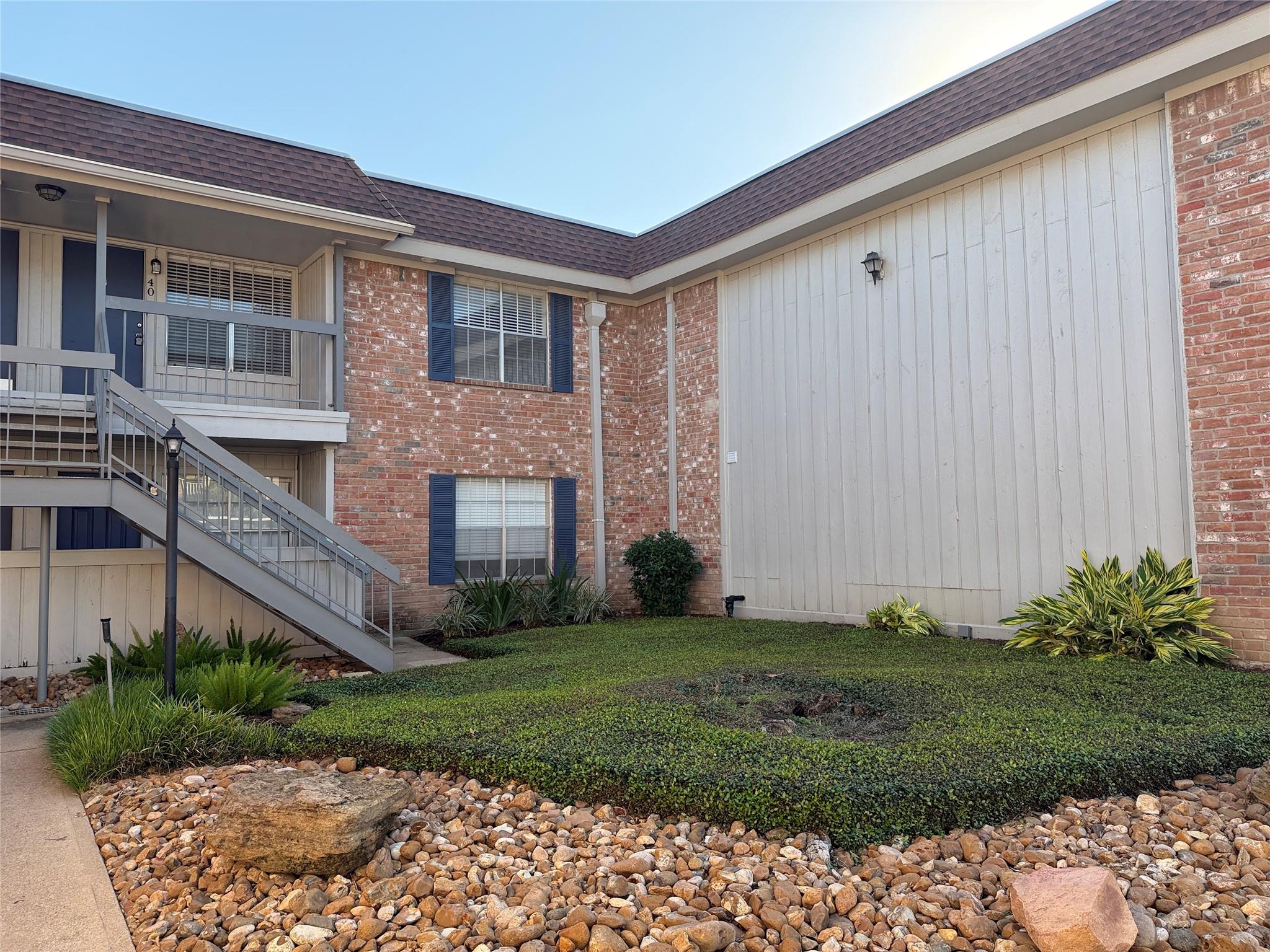 2250 Bering Drive 40