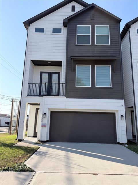 Homes For Rent - 5928 Conley Street<br/> Houston, TX 77021