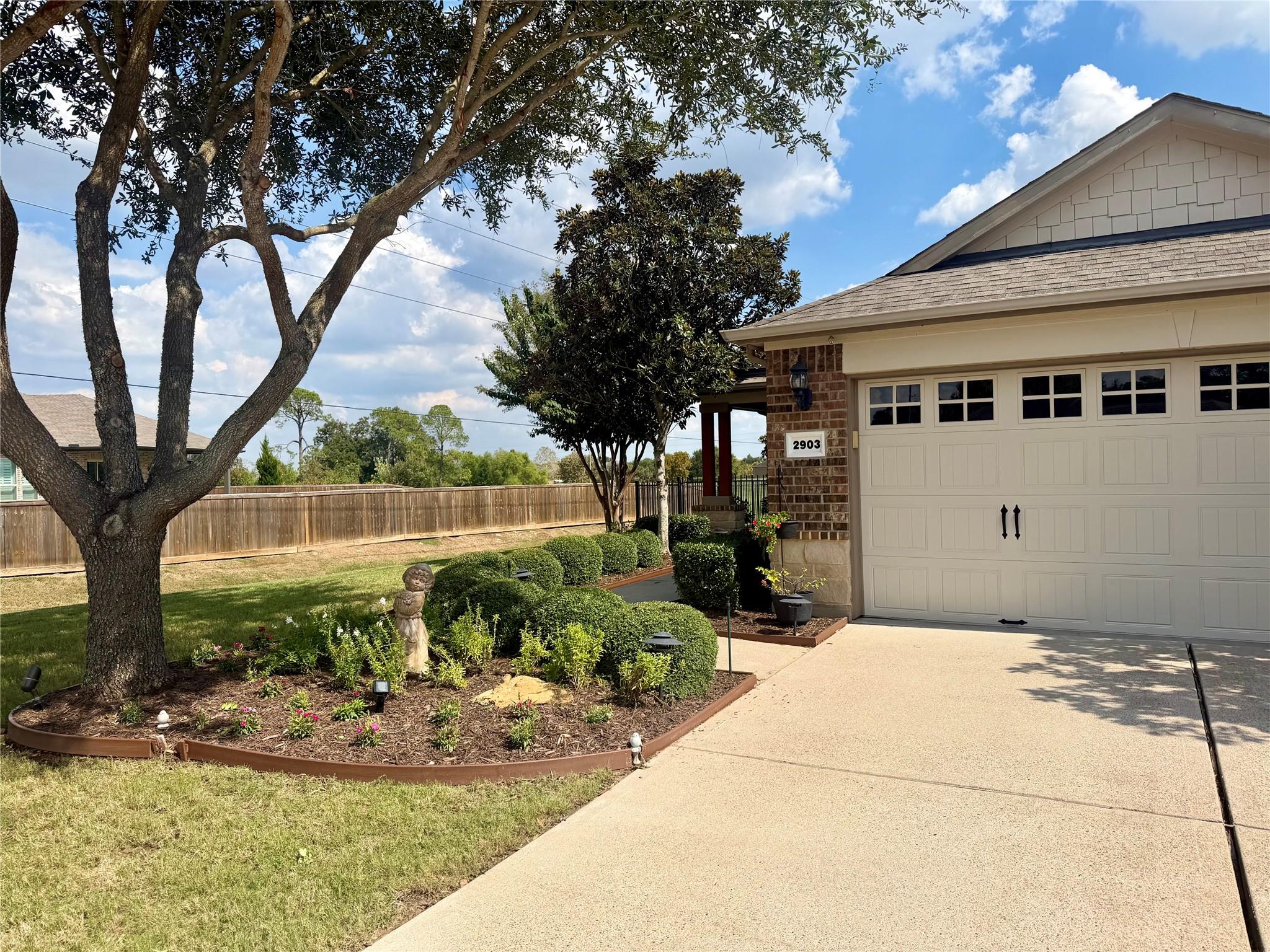 2903 Bur Oak Court