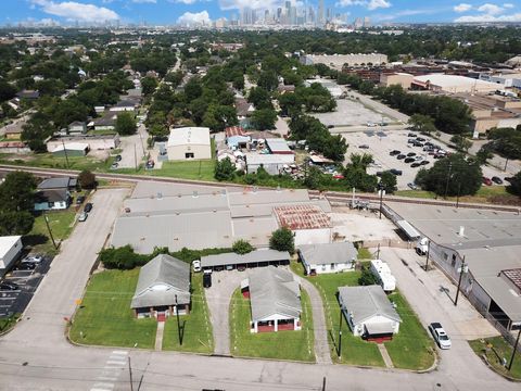 Photo of 1308 Hughes Street, Houston, TX 77023 (MLS # 85779698)