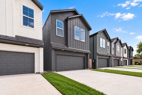 Photo of 14103 Bridgeport Rd, Houston, TX 77047 (MLS # 10501342)
