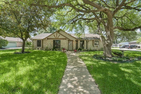 Photo of 13615 Pepper Knoll Drive, Houston, TX 77065 (MLS # 36528534)