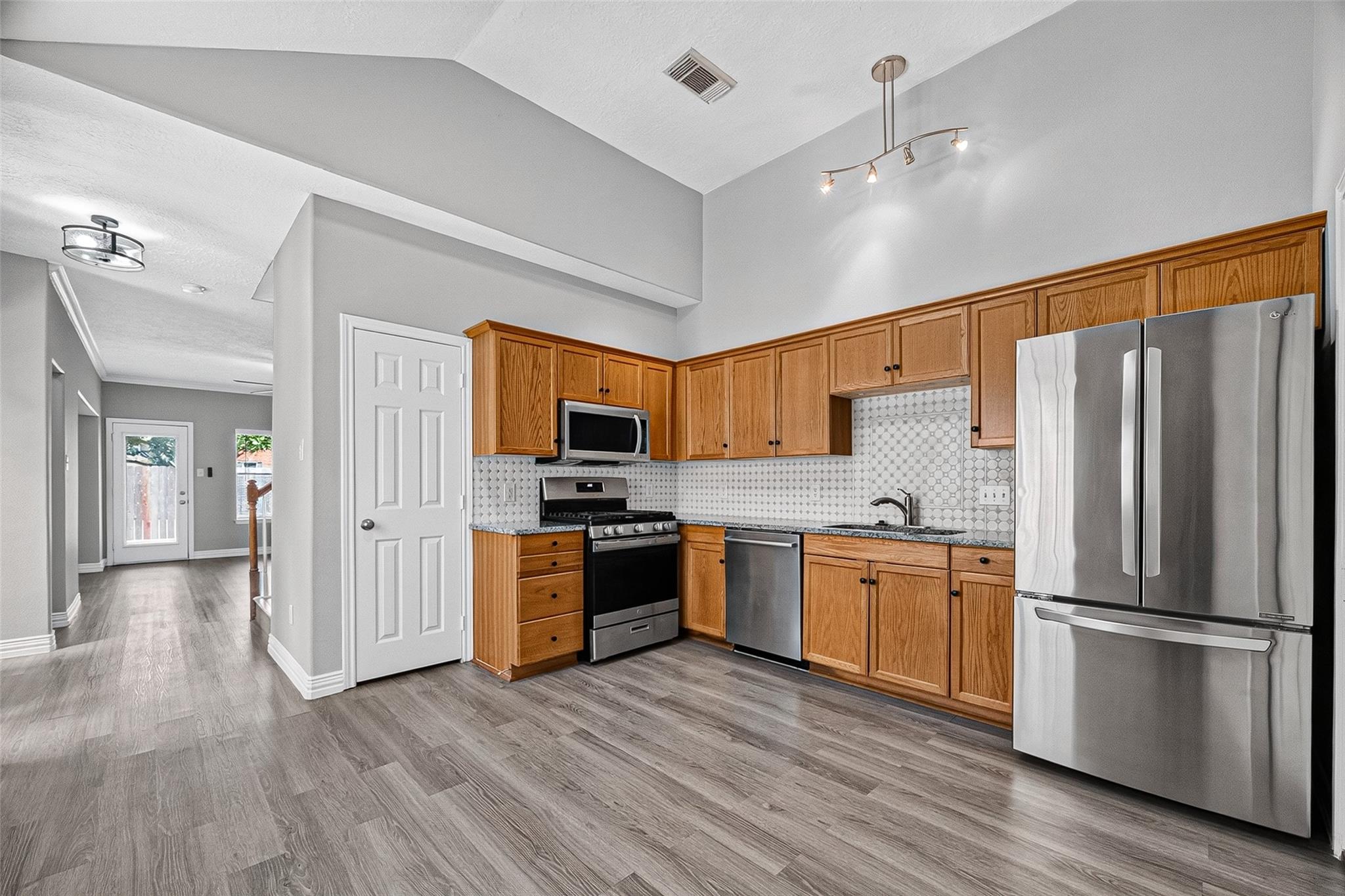2034 Glencove Drive