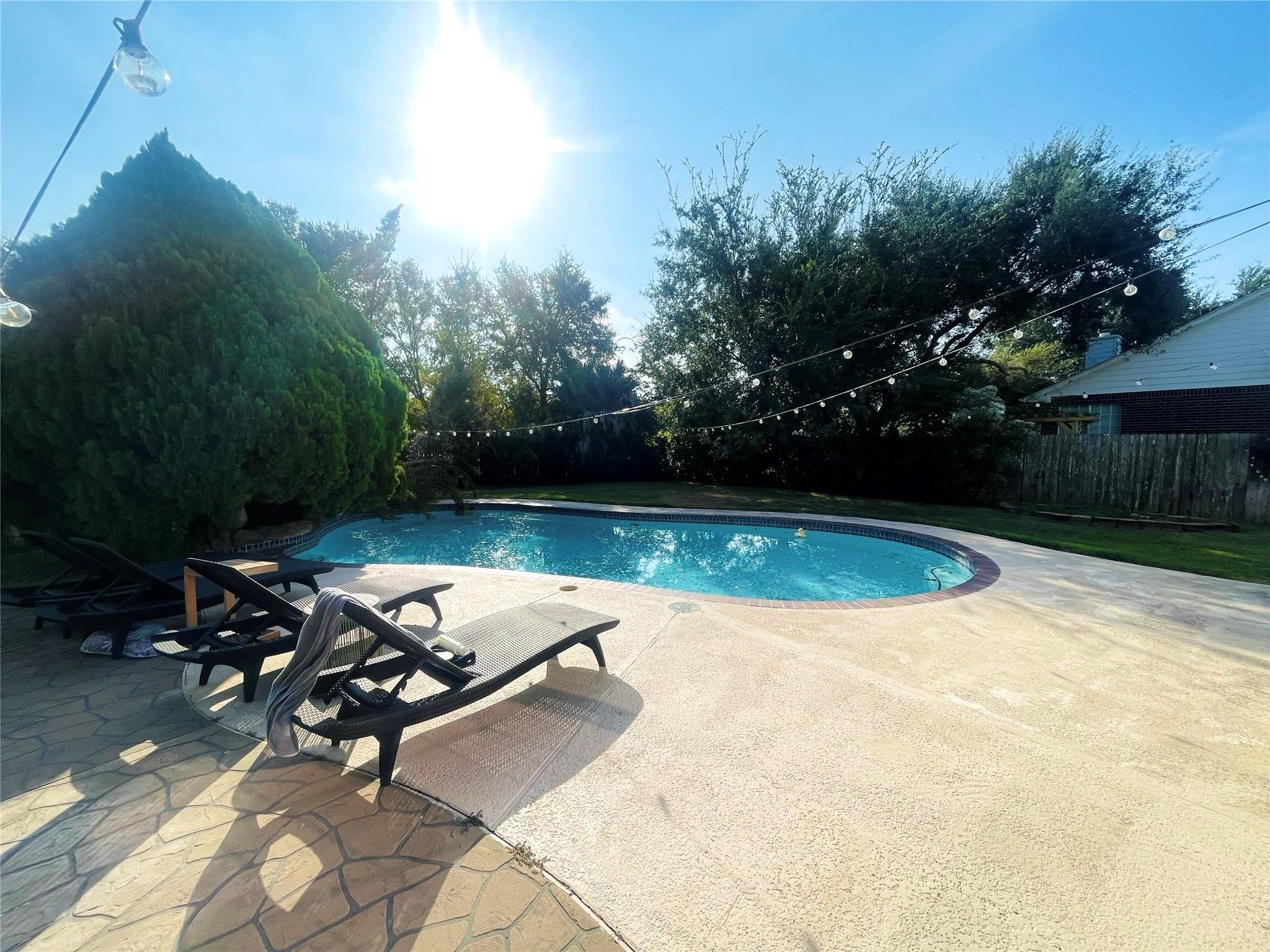 1114 Knoll Crest Court