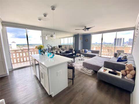Photo of 2016 Main Street #1702, Houston, TX 77002 (MLS # 90870934)