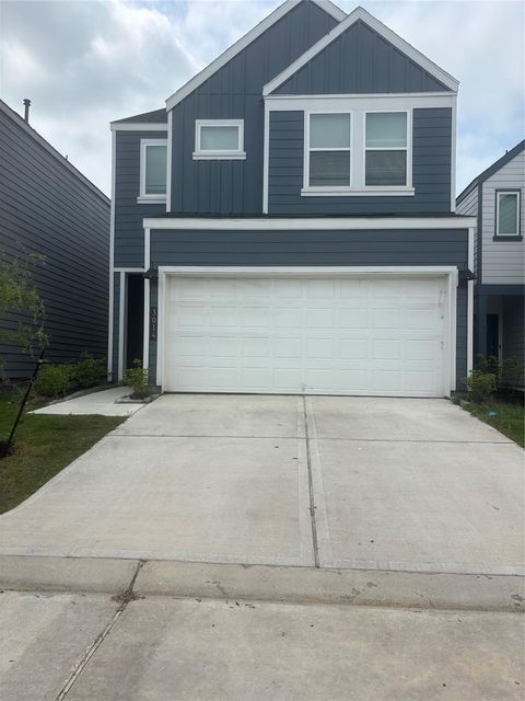 Photo of 3014 La Latina Drive, Houston, TX 77047 (MLS # 10428476)