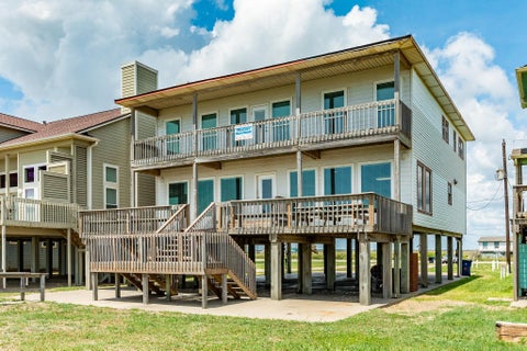 Photo of 2402 Bluewater Highway, Surfside Beach, TX 77541 (MLS # 9384523)