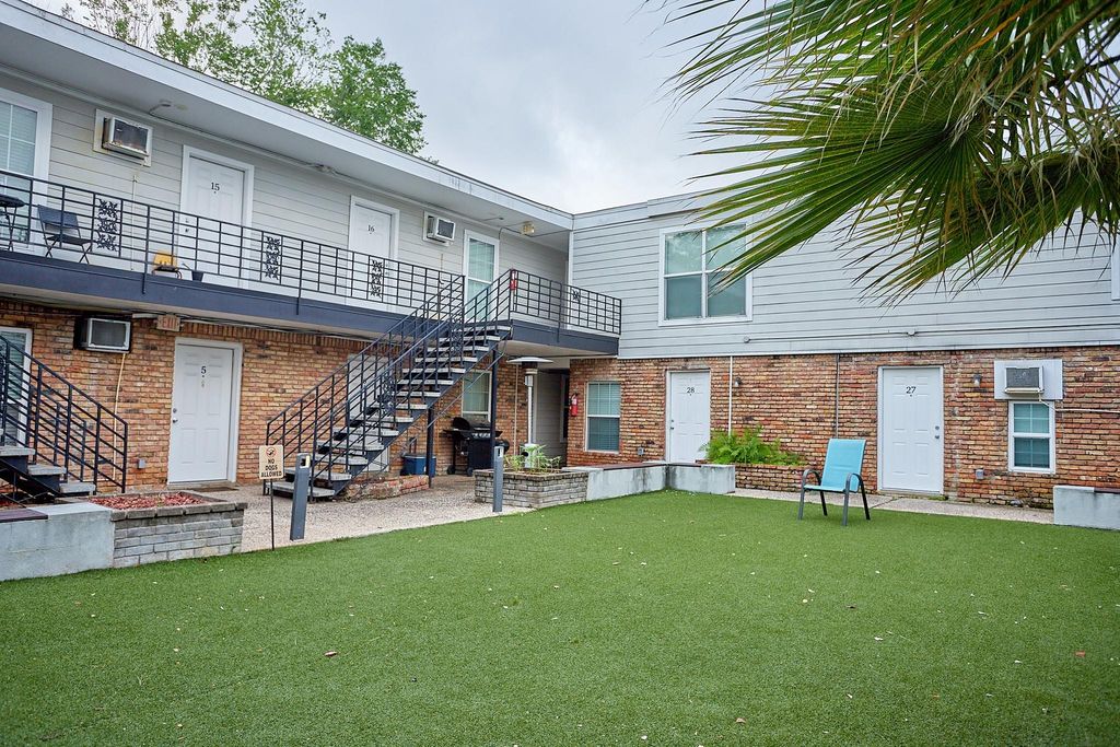 Photo of 1419 Hawthorne #29, Houston, TX 77006 (MLS # 95668196)