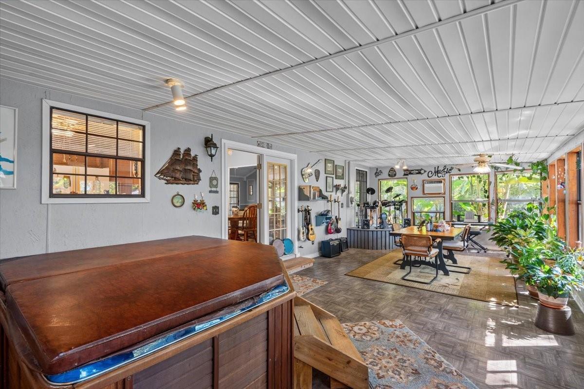 8717 Acorn Lane
